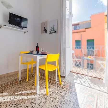 Le 4 Perle شقة فندقية أفولا