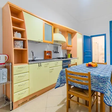 Le 4 Perle 4* أفولا